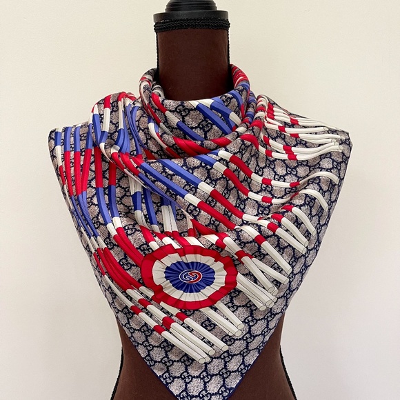New Gucci Scarf Logo GG Print Club WEB Blue Silk Wrap - Picture 1 of 14